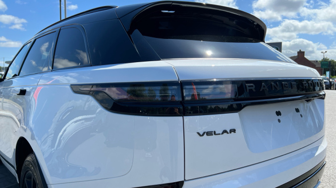 Land Rover Range Rover Velar 2.0 D200 MHEV Belgravia Edition 5dr Auto Diesel Estate - Image 19